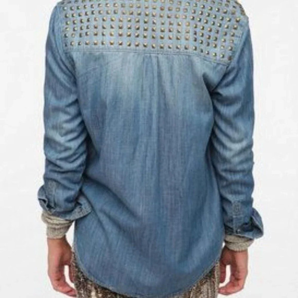 Urban Outfitters Women Medium BDG Blue Denim Studded‎ Button Down Shirt - Picture 12 of 13